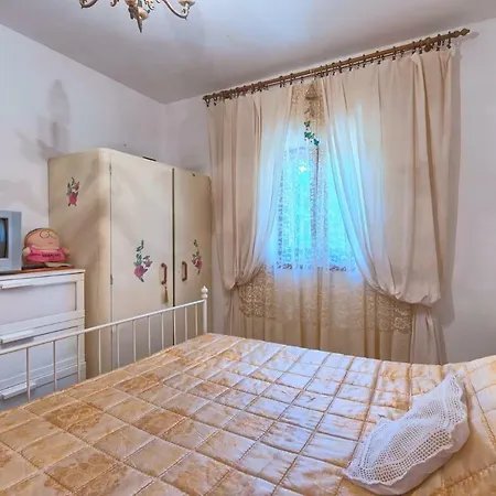 House Sumber Holiday home Nedescina
