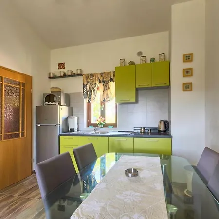 House Sumber * Nedescina